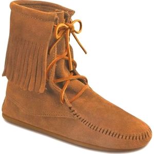 Minnetonka Tramper Fringe Suede Leather Ankle Moccasin Boot